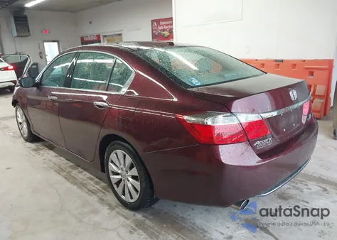 2013 Honda Accord Touring z USA, uszkodzony, nr VIN 1HGCR3F9XDA045765